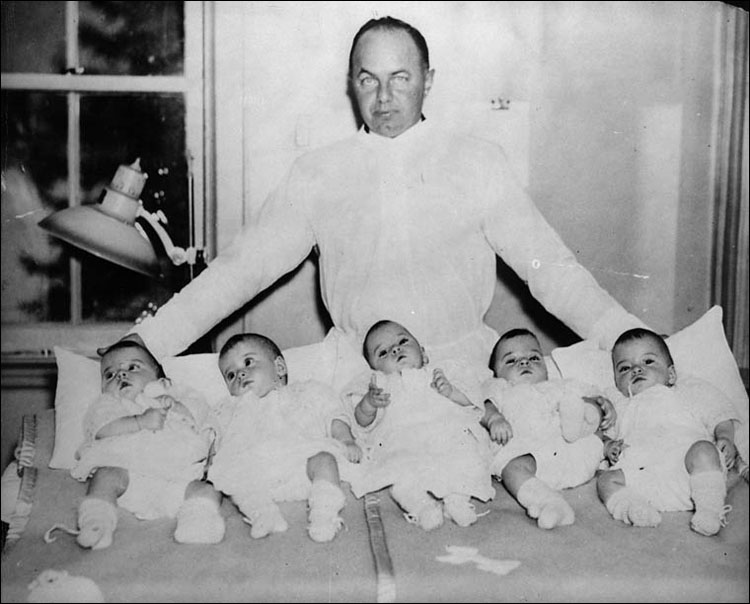 Эти 5 девочек родились однояйцевыми близнецами. Но их жизнь превратилась в ад...