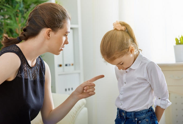 Не говорите этого: 10 фраз, которые ранят детскую психику