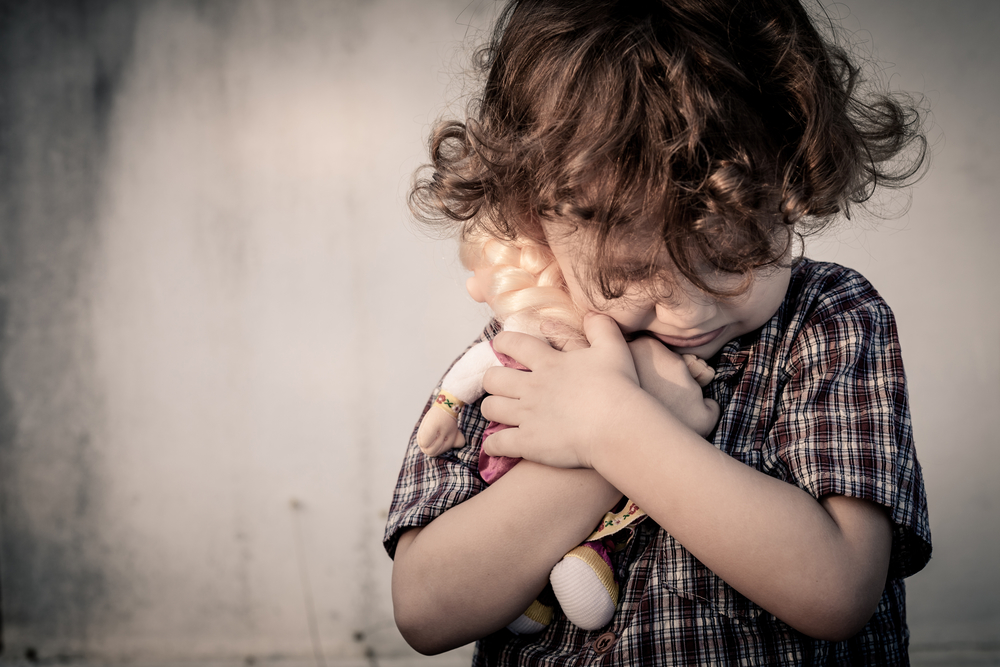 Мальчик играет в куклы: 5 причин, почему это нормально