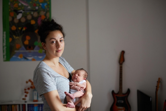 One Day Young: 21 фото мамы с младенцем в первые 24 часа его жизни