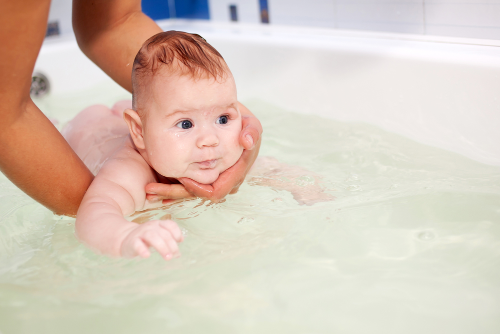 Водные процедуры: ТОП-5 мифов о купании младенца