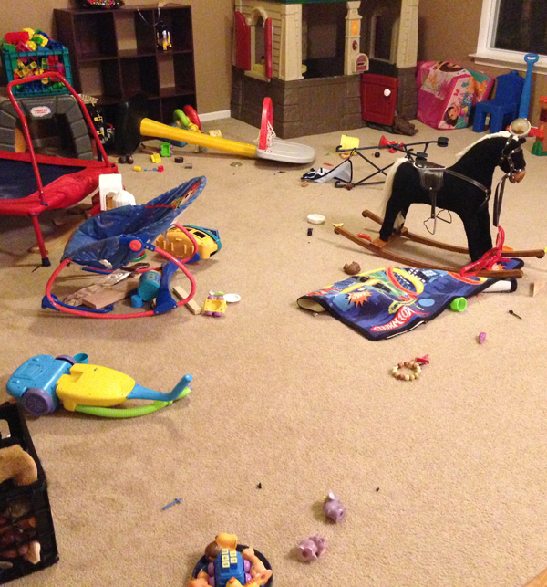 «Я просто закрыла дверь»: мама-блогер больше не убирает игрушки за детьми