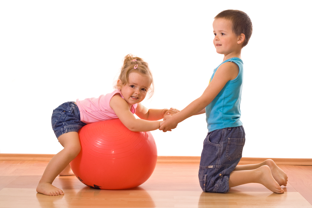 Детская гимнастика: 13 упражнений для здоровья малыша
