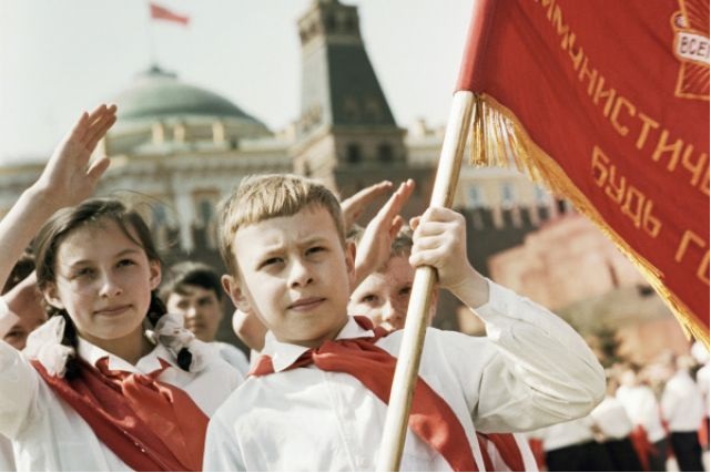 Не кочегары мы, не плотники: 5 профессий мечты ребенка в СССР