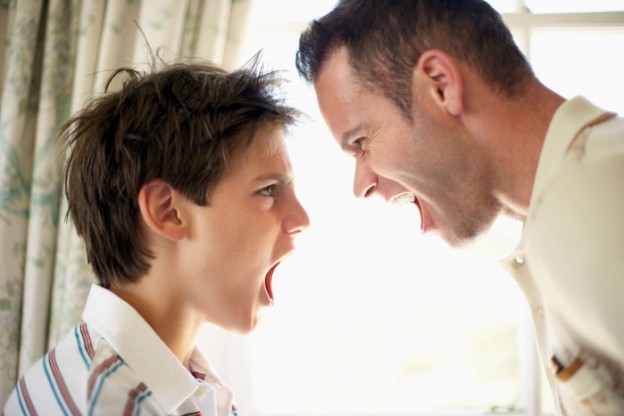 Как не испортить жизнь детям: 7 страшных привычек всех родителей