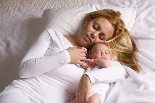 Как выспаться молодой маме: 6 полезных советов