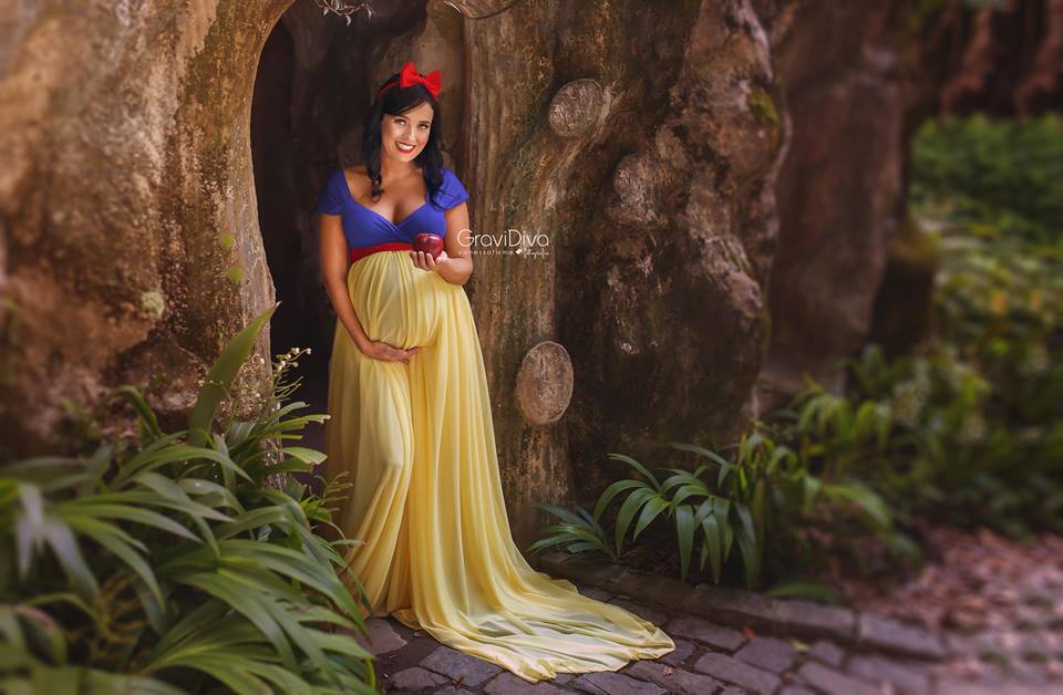 Долой банальность: фотограф превращает будущих мам в героинь Disney 