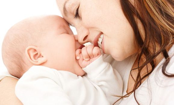Как любовь и ласка мамы влияет на здоровье ребенка: 10 научных фактов