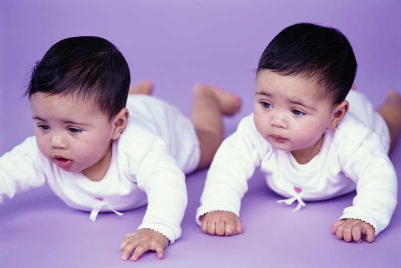 Феномен близнецов: 7 факторов, которые влияют на зачание сразу 2-х малышей