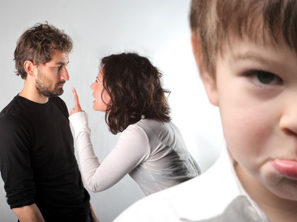 Не показывайте это детям: 10 вредных привычек молодой мамы