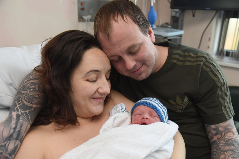 Чудо в Новый год: британка родила после 8 неудачных беременностей