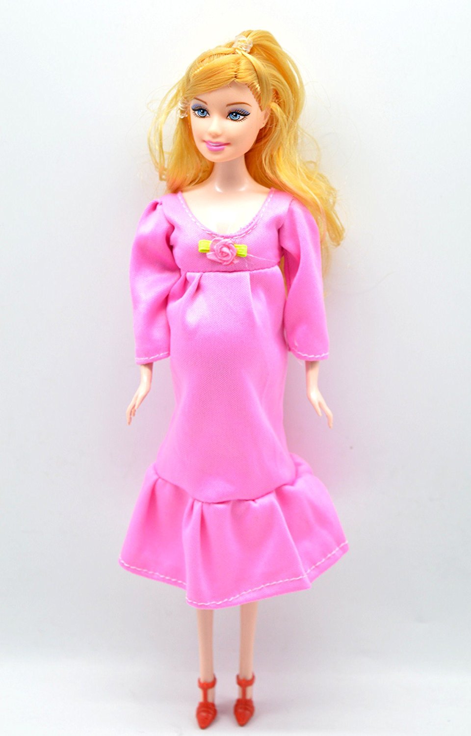 Барби – роженица: в Китае продают куклу с младенцем в животике