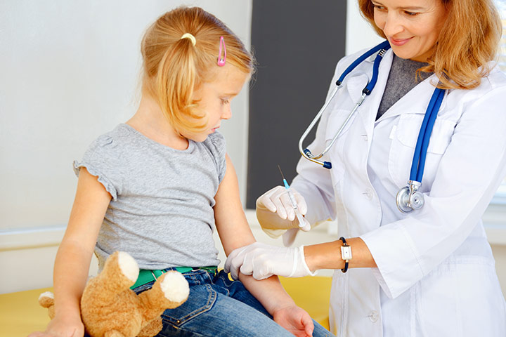 Внимание, вакцинация: 9 вопросов, которые должна задать врачу — каждая мама