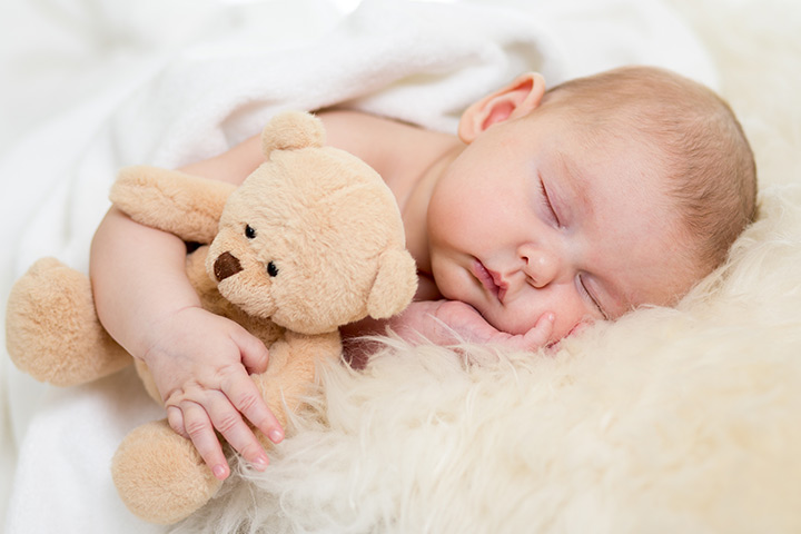 Почему малыш вздыхает во сне: 5 основных причин