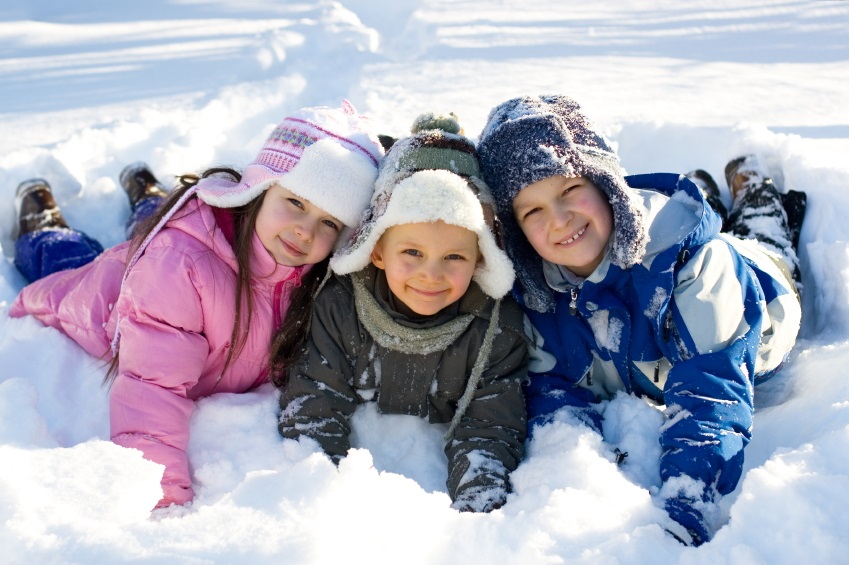Зима — это весело: 8 крутых идей снежных забав для детишек 