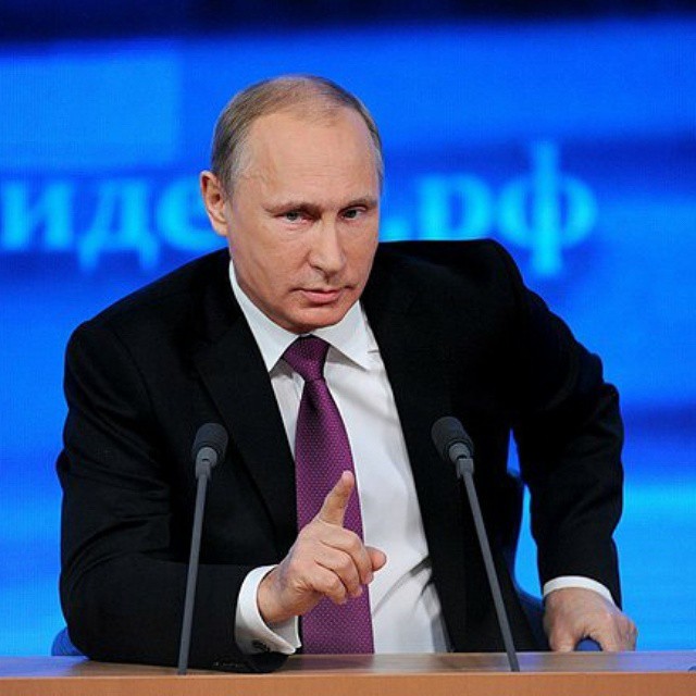 Я требователен к дочерям: Владимир Путин об отношениях в семье и своём детстве