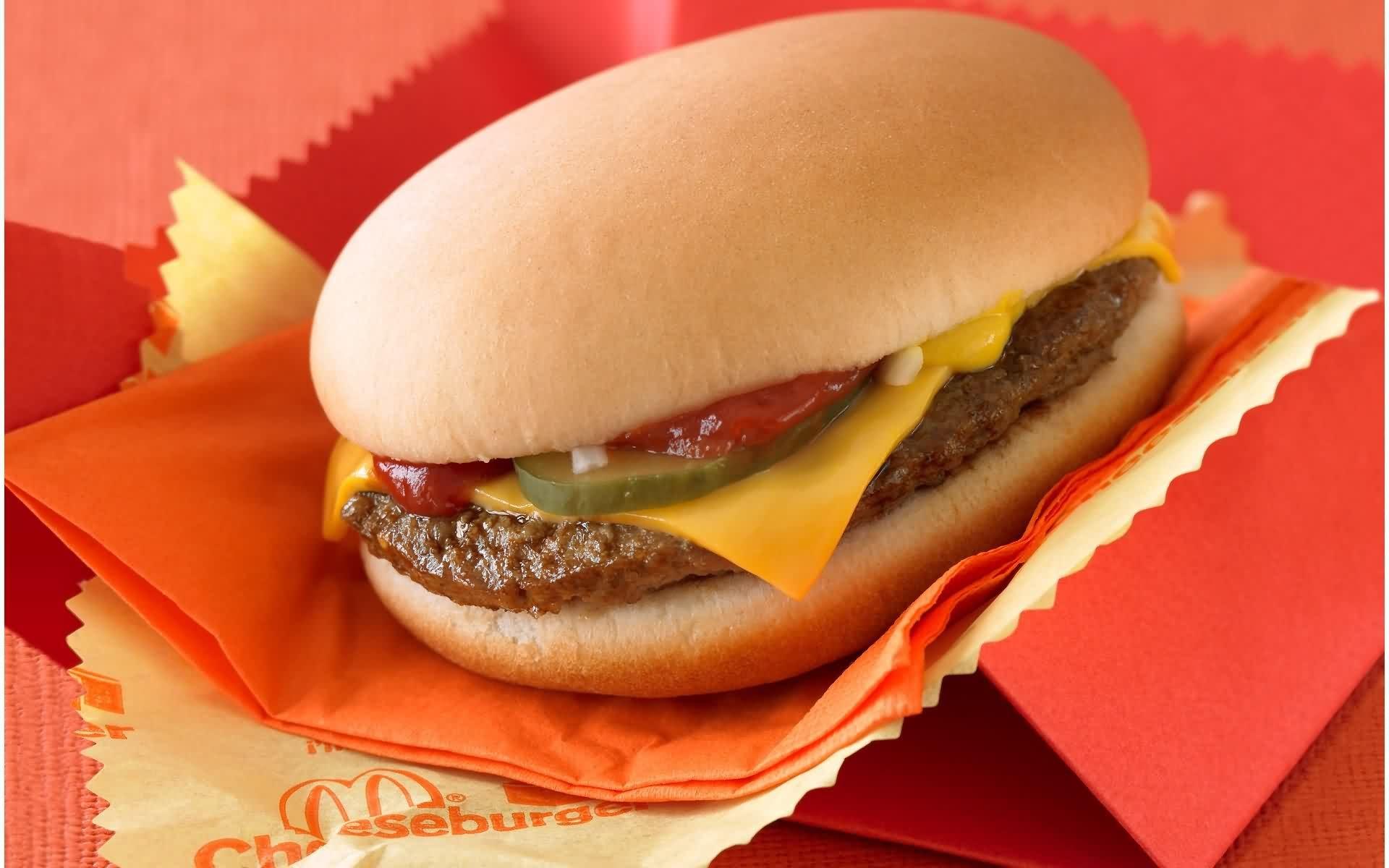 Бой лишним калориям: McDonalds сделает детское меню более здоровым