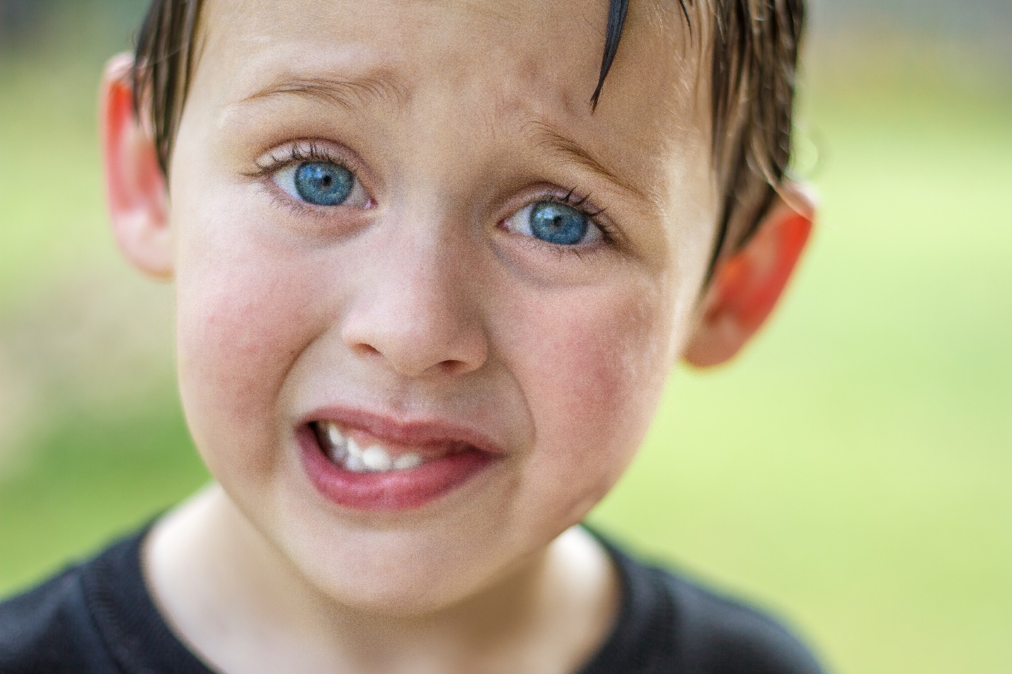 Как распознать, что ребенок врет: 10 главных признаков 