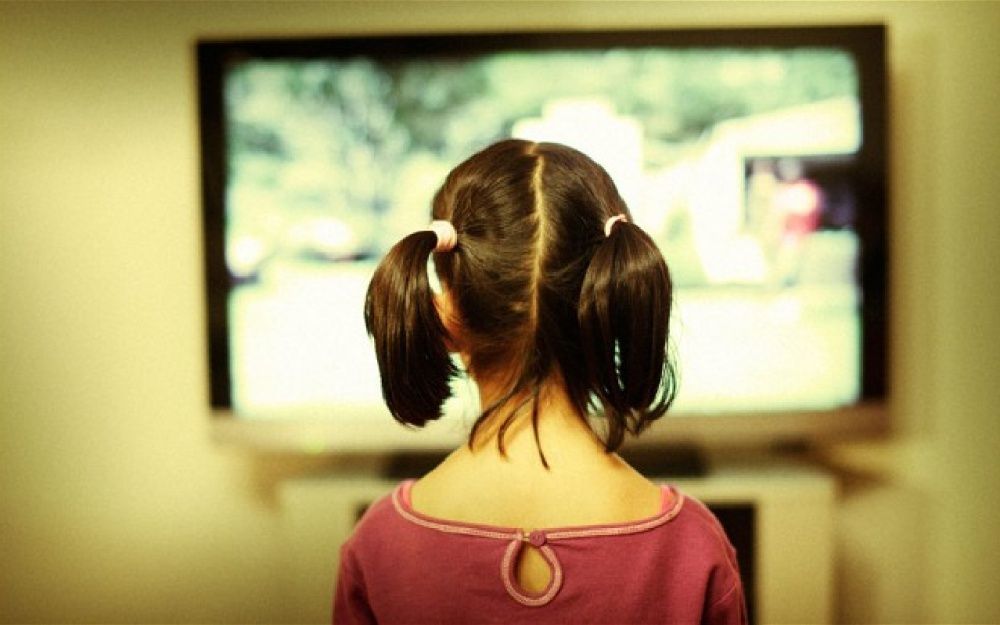 Почему все дети бегут к ТВ, когда идет реклама, и не могут от него оторваться