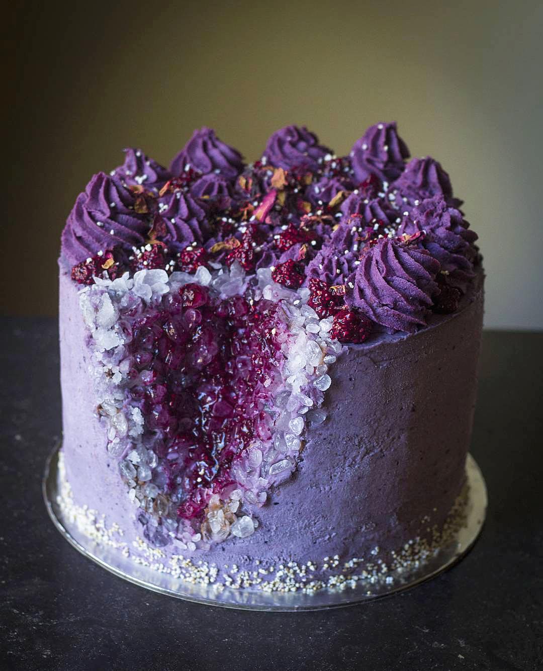 16-летний веган из Лимы готовит фантастически красивые десерты и делится этим в Instagram