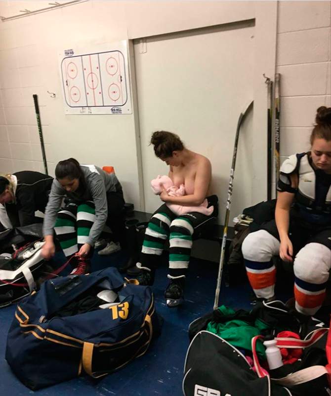 Хоккеистка из Канады покормила грудью во время матча и вызвала бурю эмоций