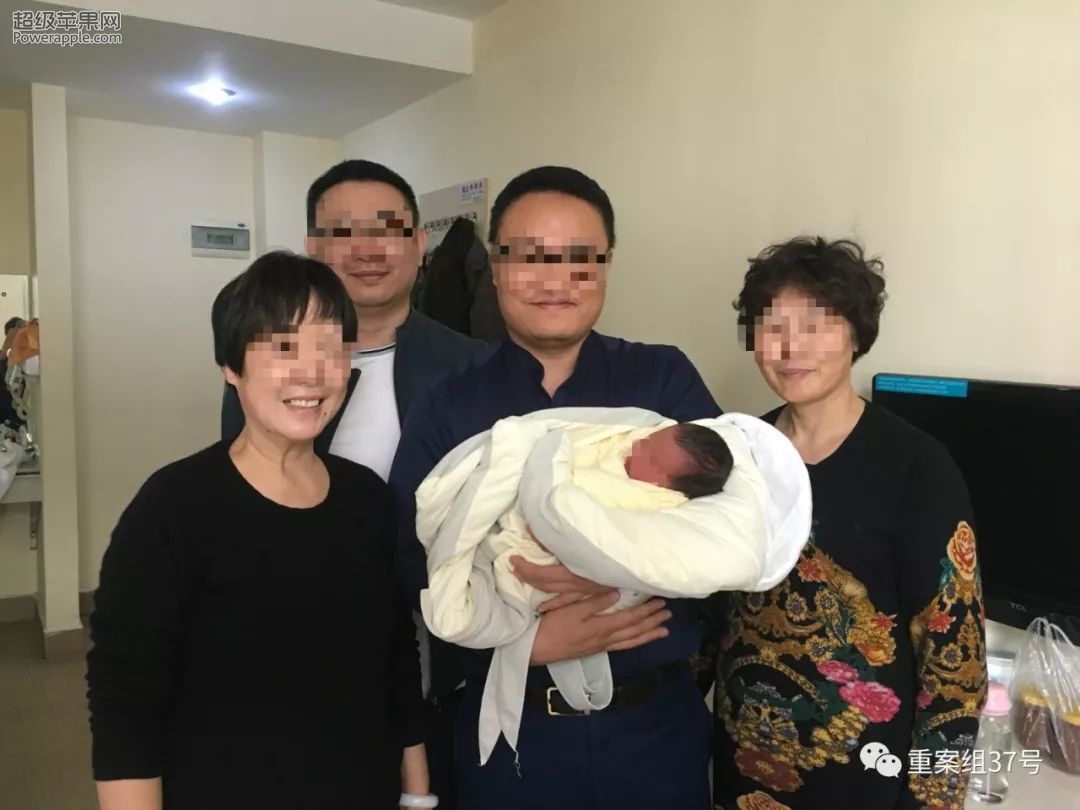 В Китае родился мальчик, родители которого умерли 4 года назад 