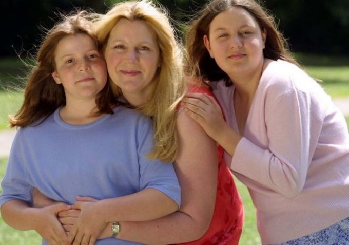 Суррогатная мама из Англии уже выносила 15 детей — и вот почему она это делает