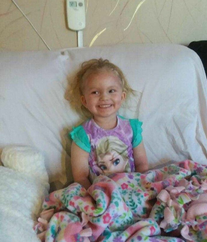 3-летняя девочка попала в больницу из-за детской косметики