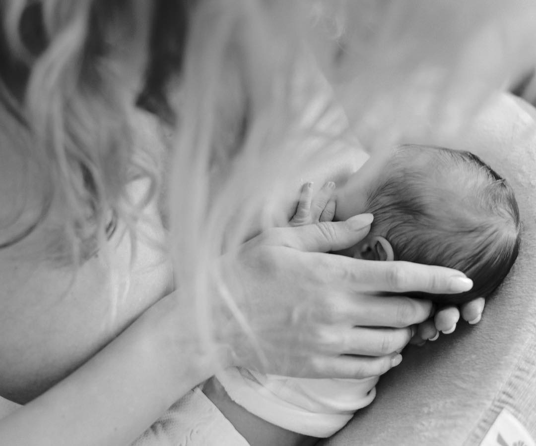Светлана Лобода выложила в Instagram первое фото новорождённой дочки