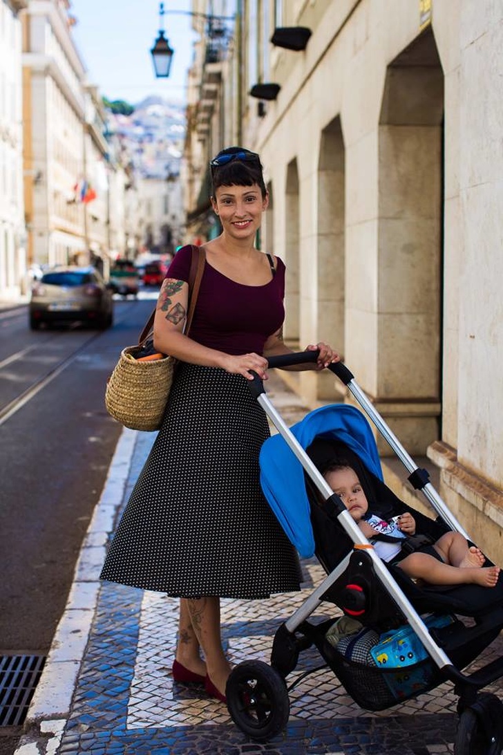 Румынский фотограф показал красоту мам со всего мира: 20 трогательных снимков