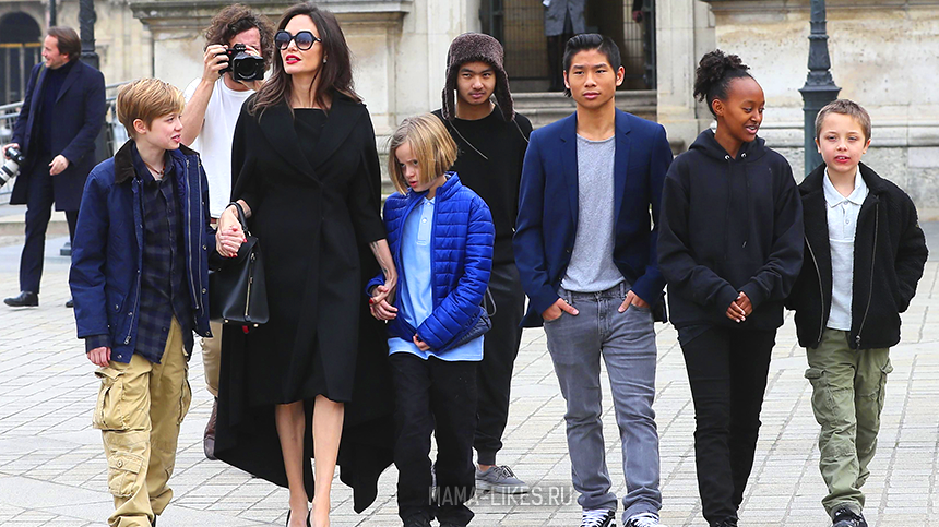 Доигрались!: суд пригрозил лишить Анджелину Джоли опеки над детьми