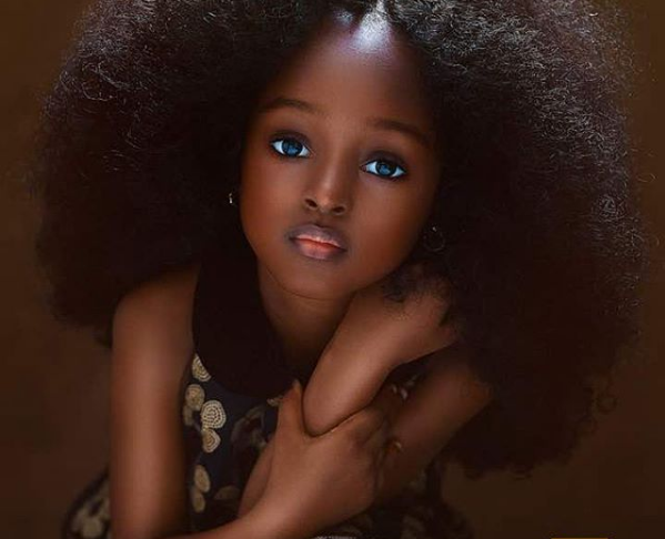 Она как ангел!: в Нигерии нашли самую красивую девочку в мире