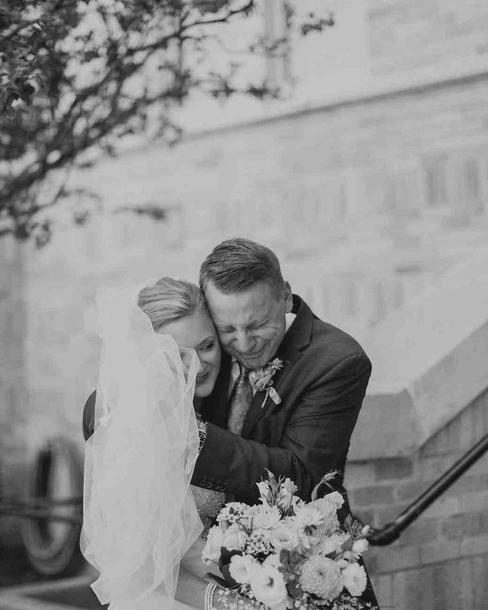 30 трогательных моментов, когда отцы не сдерживают слез при виде дочери-невесты