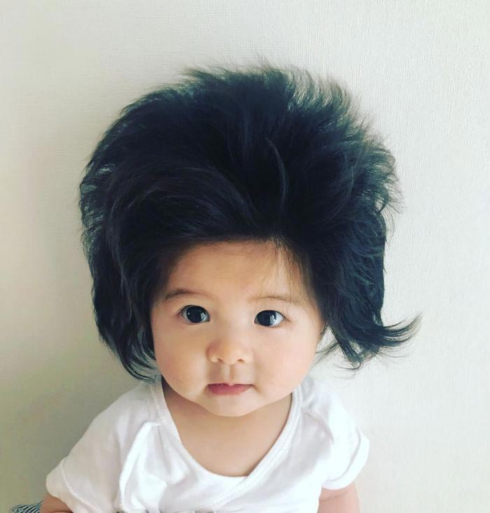 От этой малышки из Японии невозможно отвезти взгляд, ведь ее волосы поражают