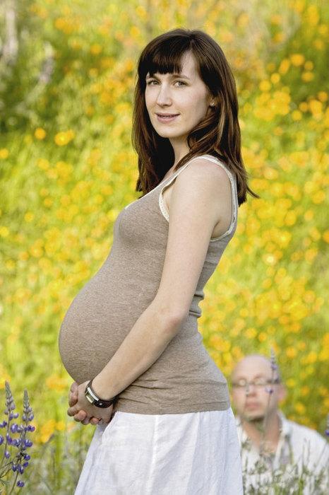 Вы вряд ли поймете эти 10 странных снимков во время беременной фотосессии