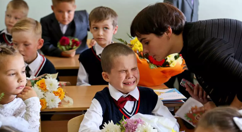 1 сентября — плакать или радоваться: 20 суровых, но смешных фото со школьных линеек