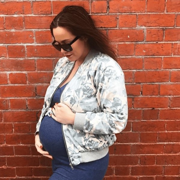 Будущая мама показала, как на самом деле выглядят беременные будни