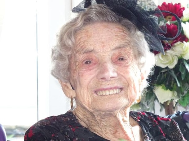 Возраст — счастью не помеха: женщина в 100 лет пошла под венец в 3-й раз