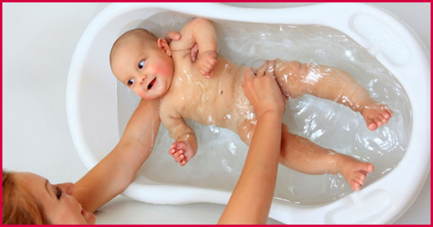 Почему нельзя купать ребенка. Ванночка для купания детей. Гигиеническая ванна новорожденного. Гигиенические ванны для новорожденных. Ванночка для подмывания малыша.