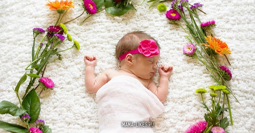 Весной рождаются самые. Младенец в цветах. Новорожденные с цветами. Фотосессия новорожденных в цветах. Новорожденный в цветочке.